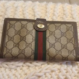 Vintage 80's Gucci Wallet